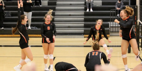 Volleyball Girls celebrating