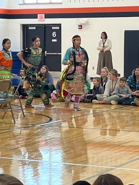 More dancers and students